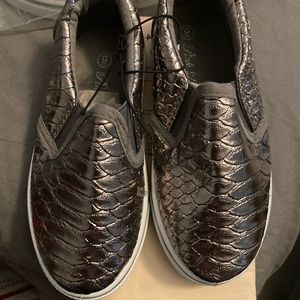 Bronze snake print toddler shoes size 9